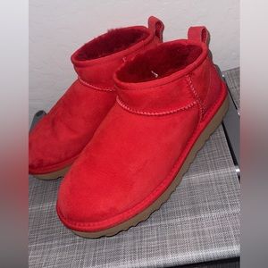 Red ultra mini Uggs size 6 authentic worn once
